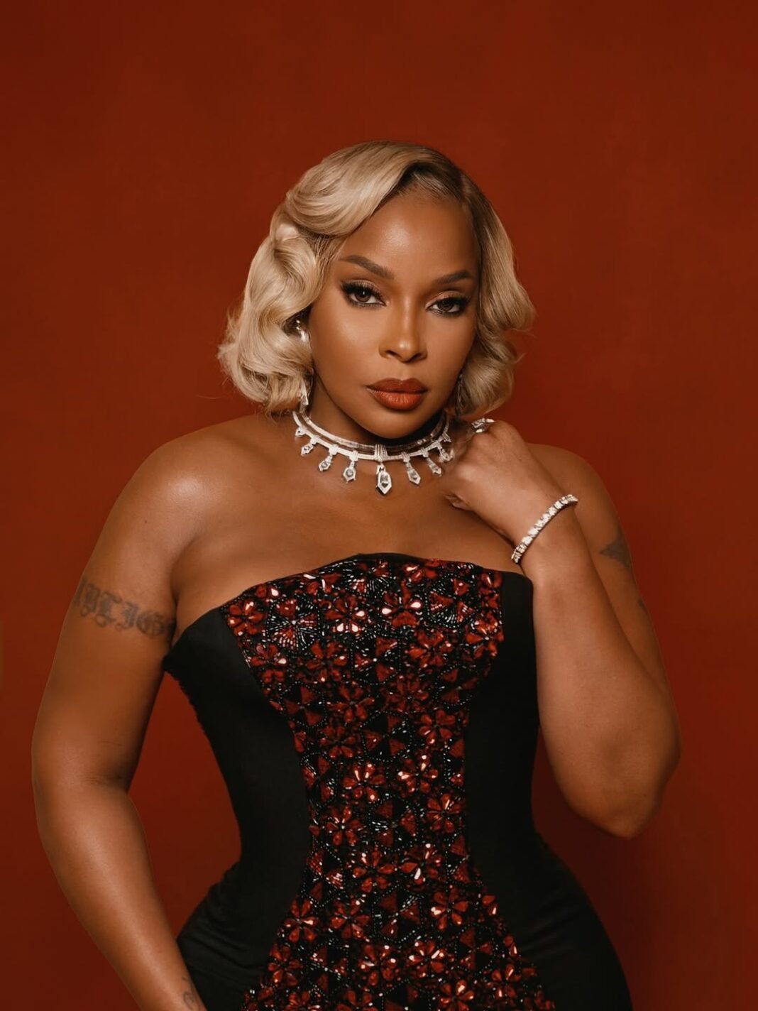 Mary J. Blige Owns the Spirit Tunnel in a Blazer Dress and Thigh-High Boots