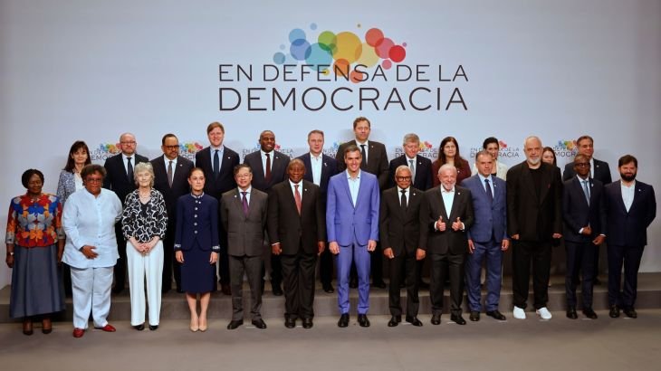 Who will shape the global agenda – the left or far right?