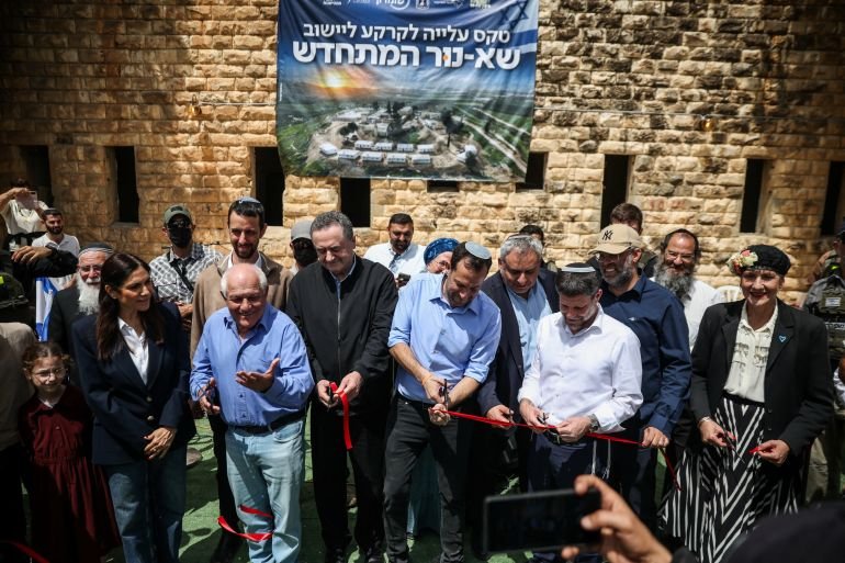 Israeli ministers celebrate re-establishment of Sa-Nur West Bank settlement