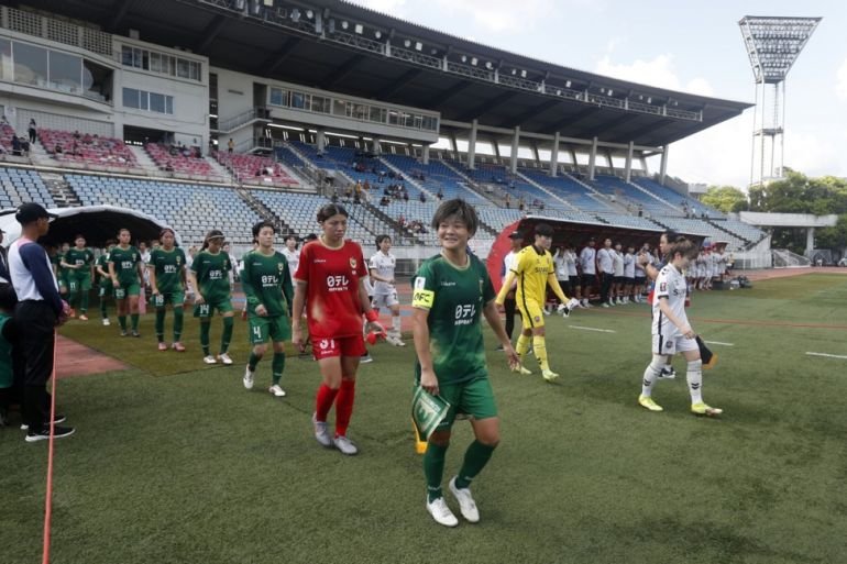 South Koreans gear up to roar on football team from rival North