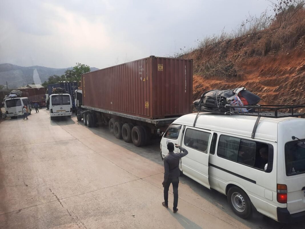 RN1 : les embouteillages refont surface deux jours après la reprise du péage de Kasangulu