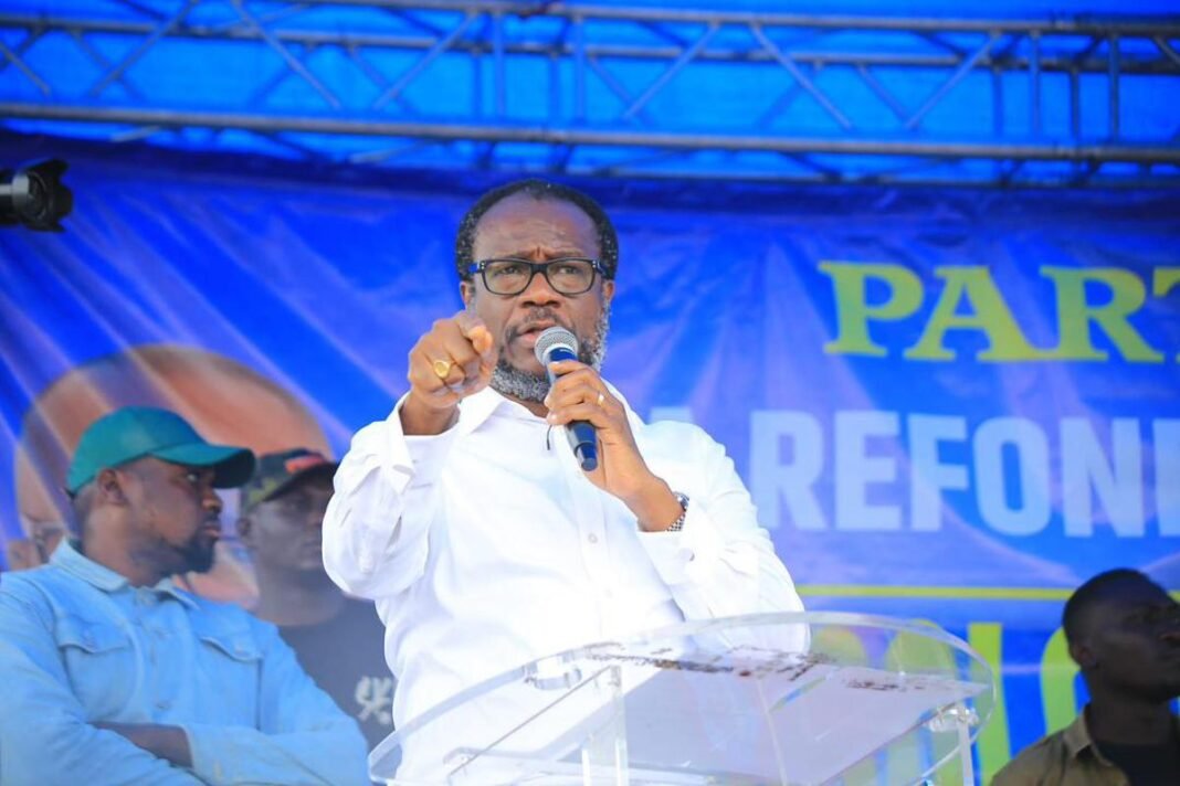 Delly Sesanga : « Les masques sont tombés, Tshisekedi veut manœuvrer à découvert pour un 3e mandat »