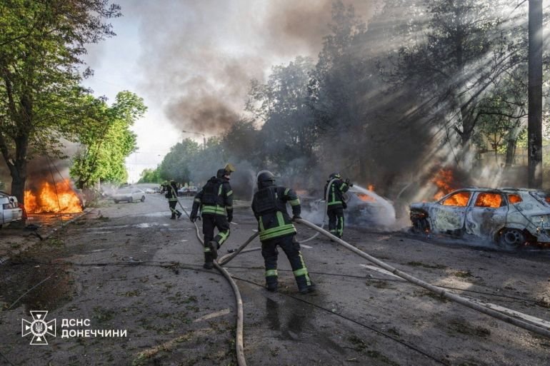 Russia, Ukraine trade fire, blame despite Victory Day ceasefire
