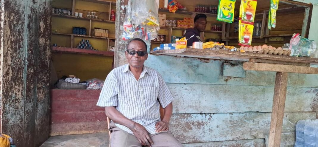 À Matadi, un retraité de 73 ans encourage les jeunes à devenir « créateurs d’emplois »