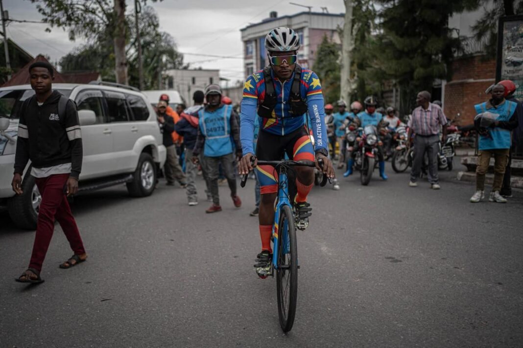 De Goma à Rabat à vélo : le nouveau défi de 14 000 km de Miguel Masaisai pour la paix et l’unité