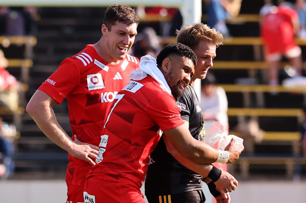 Hansen softens stance on overseas Kiwis