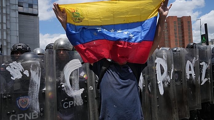 Protest erupts at Venezuela’s Central University after prisoner deaths
