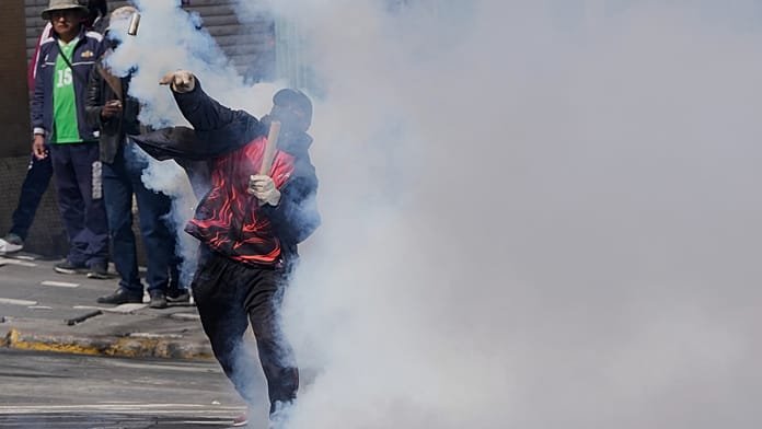 Clashes erupt in Bolivia amid economic crisis