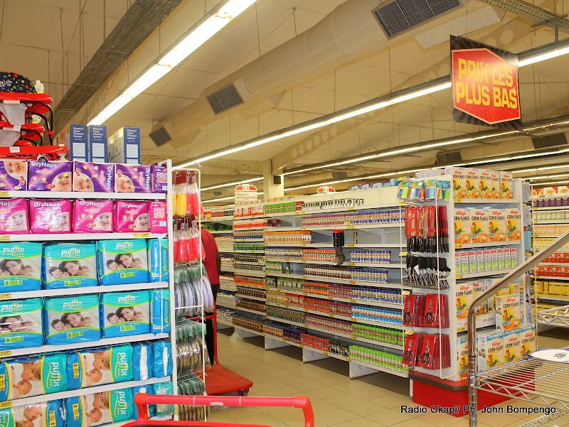Les promotions sur les produits proches de l’expiration divisent les avis des consommateurs à Kinshasa