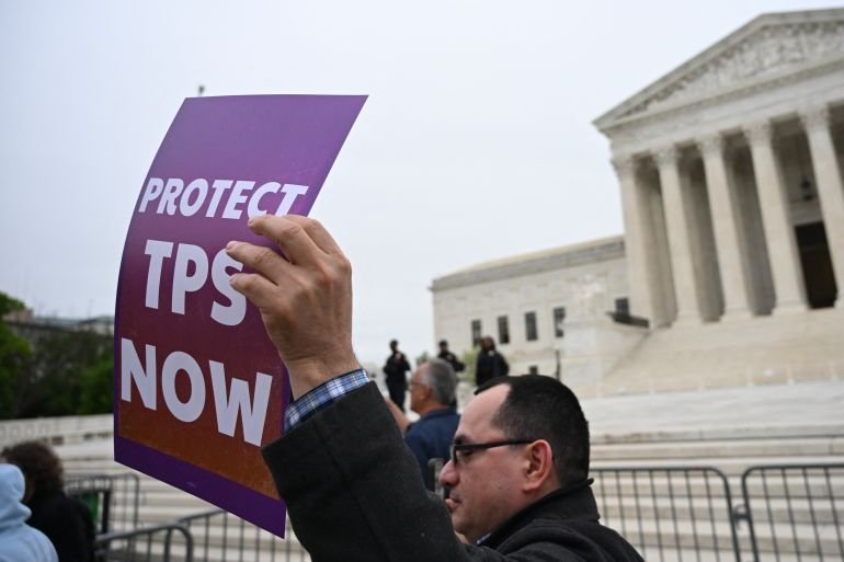 US judge bars Trump from ending protected status for Yemeni nationals