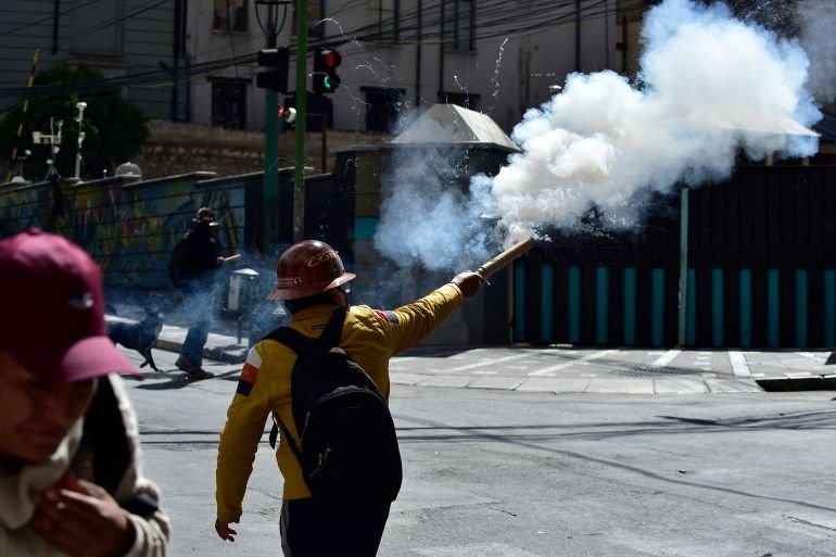 Clashes as Morales-allied protesters march on Bolivian capital